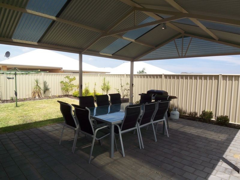 19 Teague Way, Lakelands WA 6180