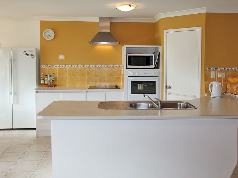 62 Casuarina Drive, Halls Head WA 6210