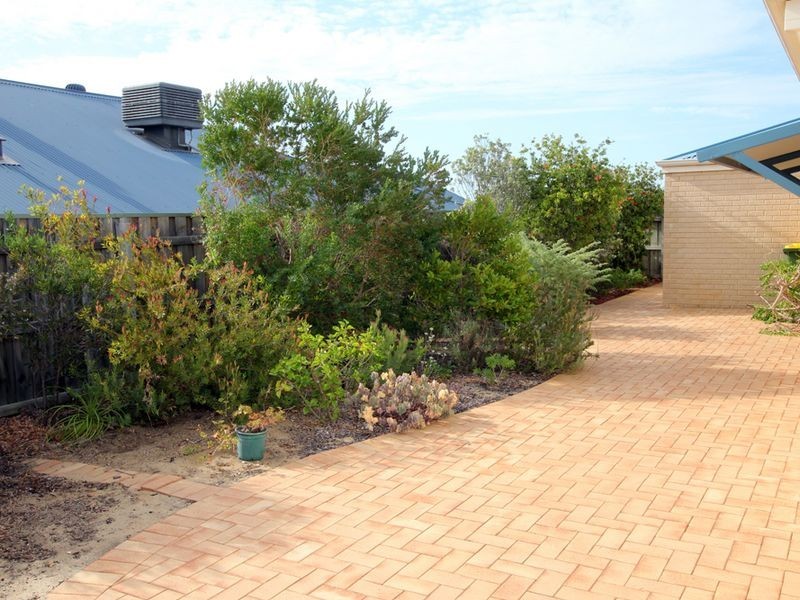 62 Casuarina Drive, Halls Head WA 6210