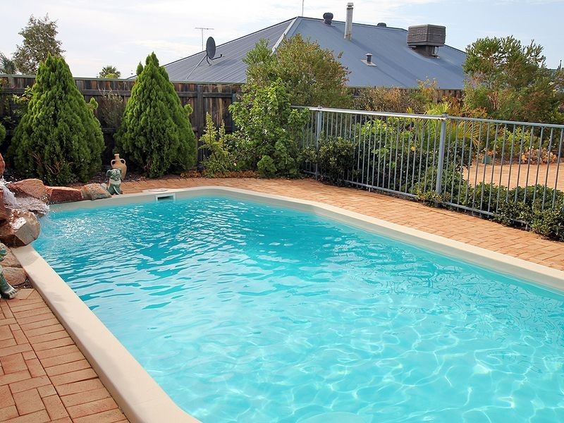 62 Casuarina Drive, Halls Head WA 6210