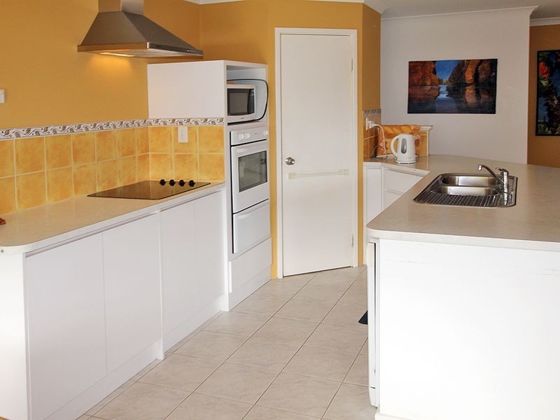 62 Casuarina Drive, Halls Head WA 6210