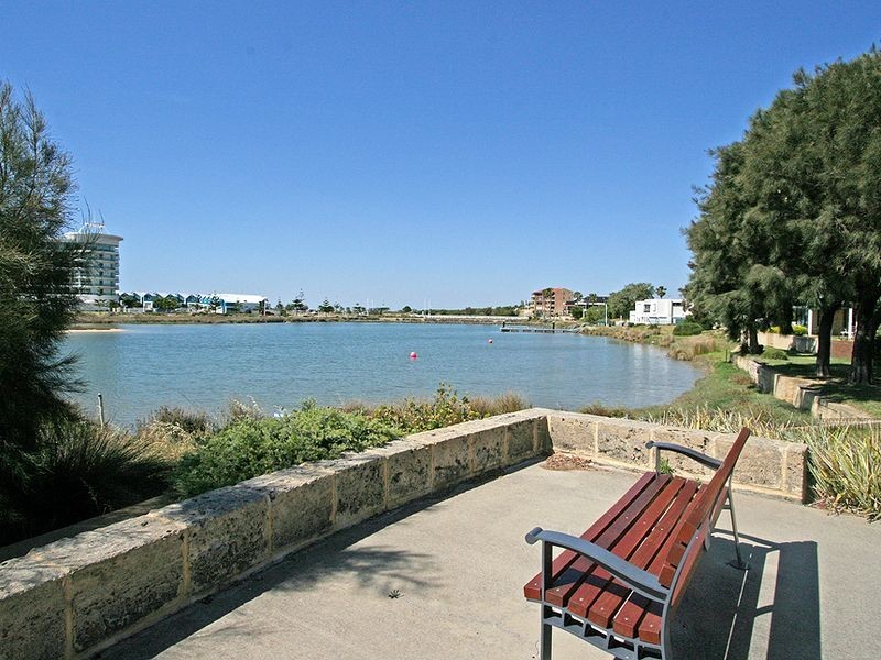 2/33 Beam Road, Mandurah WA 6210