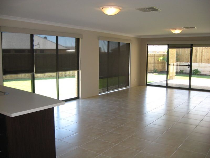 27 Karon Vista, Halls Head WA 6210