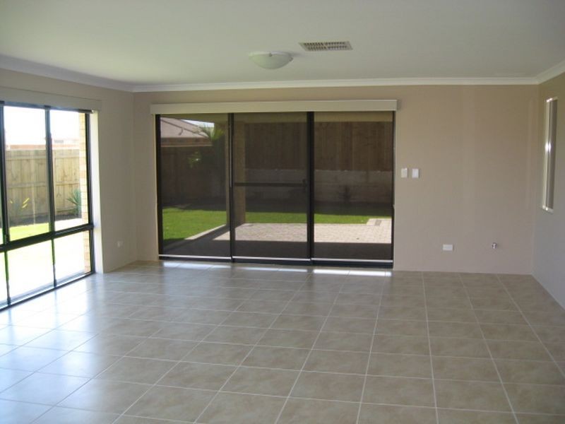 27 Karon Vista, Halls Head WA 6210