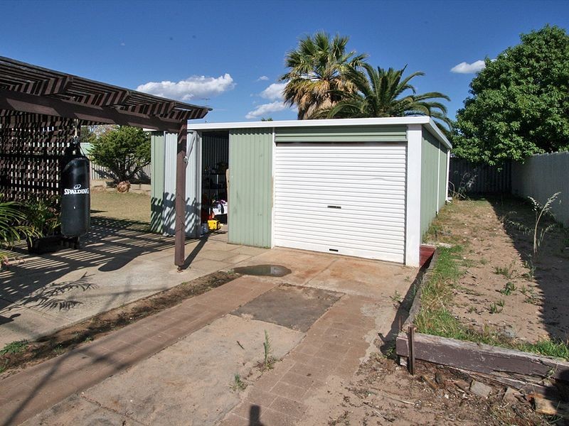 192 Mclarty Road, Halls Head WA 6210