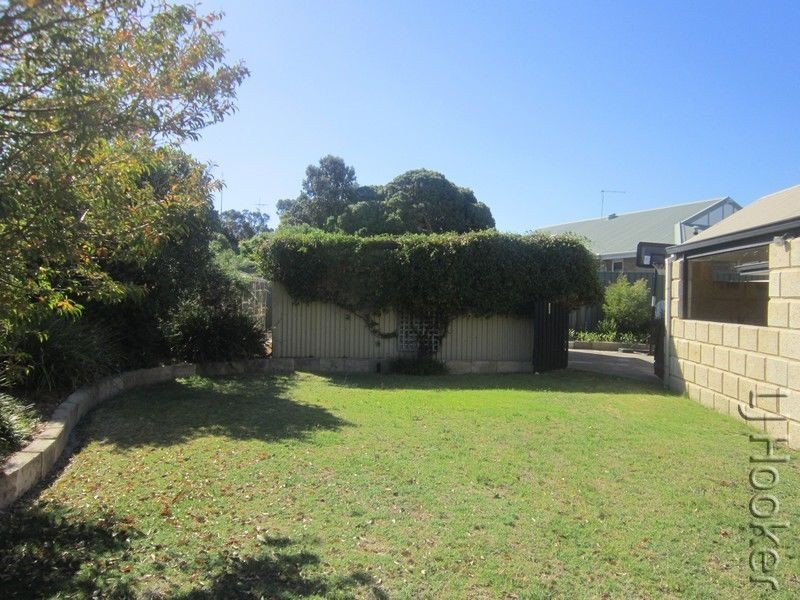11 Boronia Close, Halls Head WA 6210