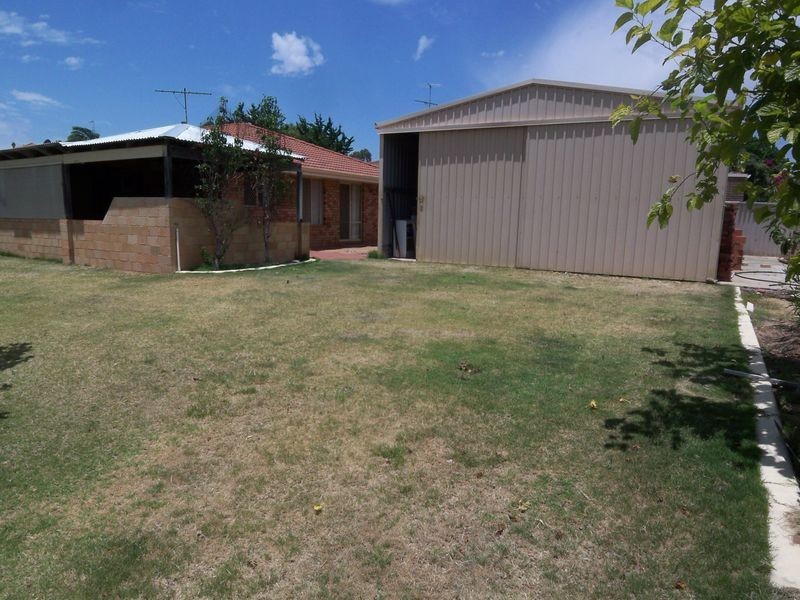 12 Portmarnock Circle, Halls Head WA 6210