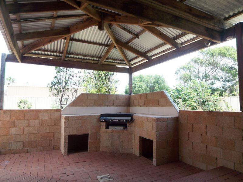 12 Portmarnock Circle, Halls Head WA 6210