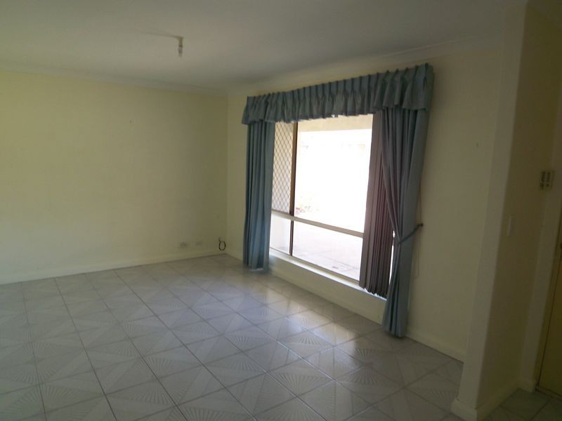 12 Portmarnock Circle, Halls Head WA 6210