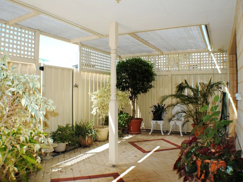 22 Leslie Street, Dudley Park WA 6210