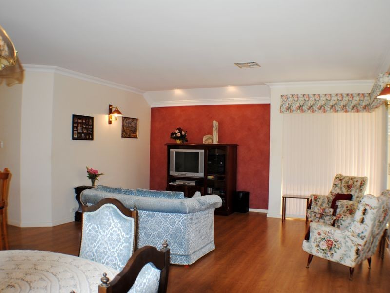 22 Leslie Street, Dudley Park WA 6210