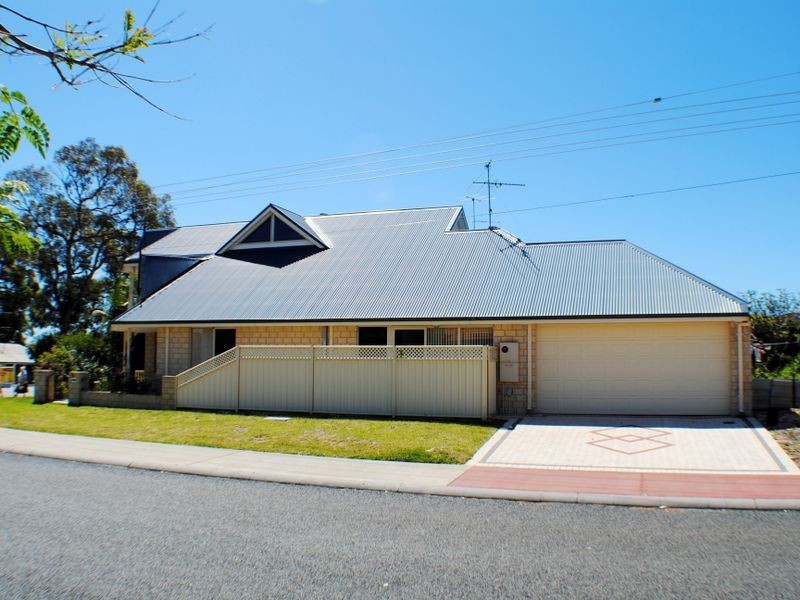 22 Leslie Street, Dudley Park WA 6210