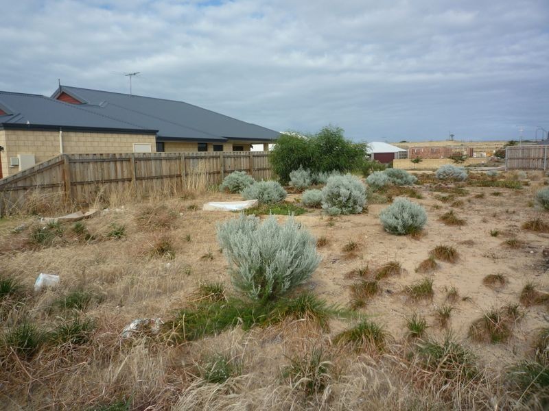 10 Splendens Turn, Halls Head WA 6210