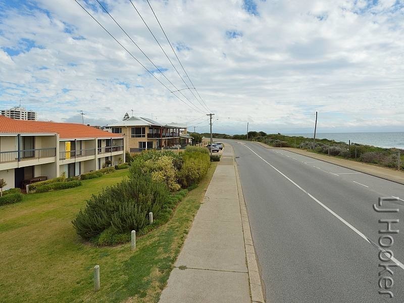13/24 Halls Head Parade, Halls Head WA 6210