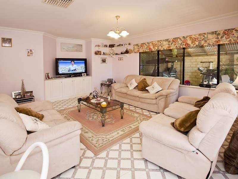 1B Montego Way, Halls Head WA 6210