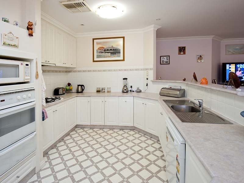 1B Montego Way, Halls Head WA 6210