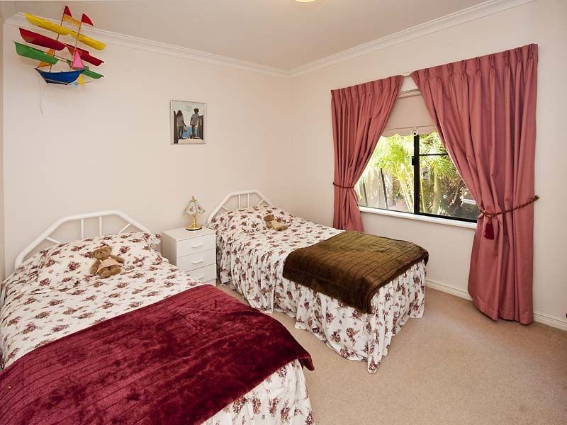 1B Montego Way, Halls Head WA 6210