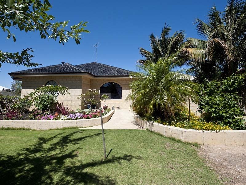 1B Montego Way, Halls Head WA 6210