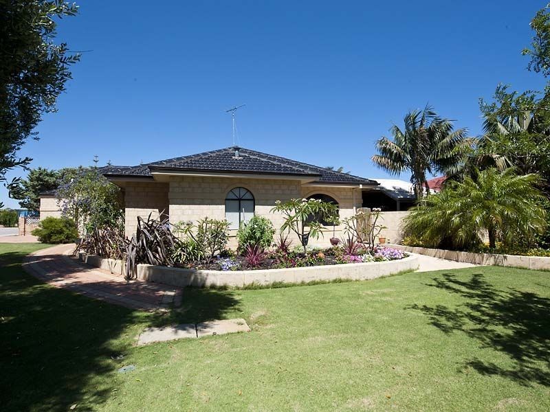 1B Montego Way, Halls Head WA 6210