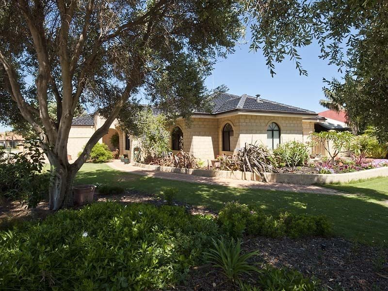 1B Montego Way, Halls Head WA 6210