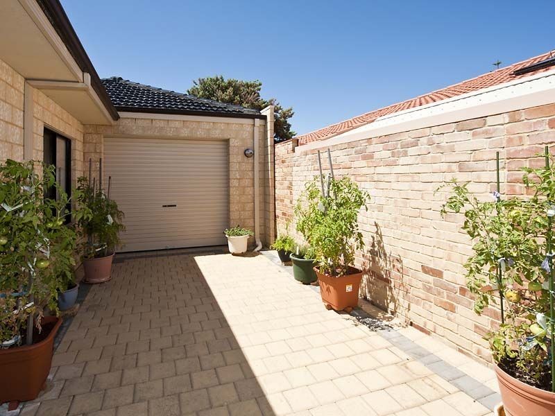 1B Montego Way, Halls Head WA 6210