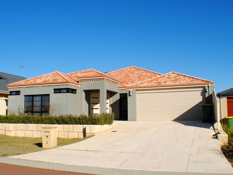 3 Lea Wynd, Lakelands WA 6180