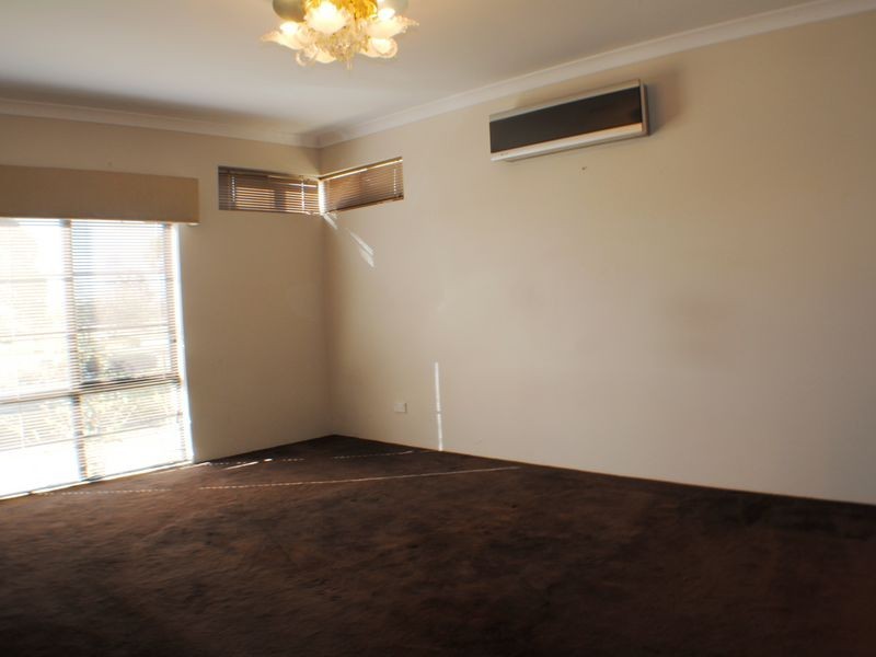 3 Lea Wynd, Lakelands WA 6180