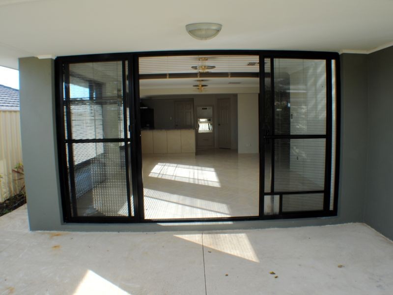 3 Lea Wynd, Lakelands WA 6180