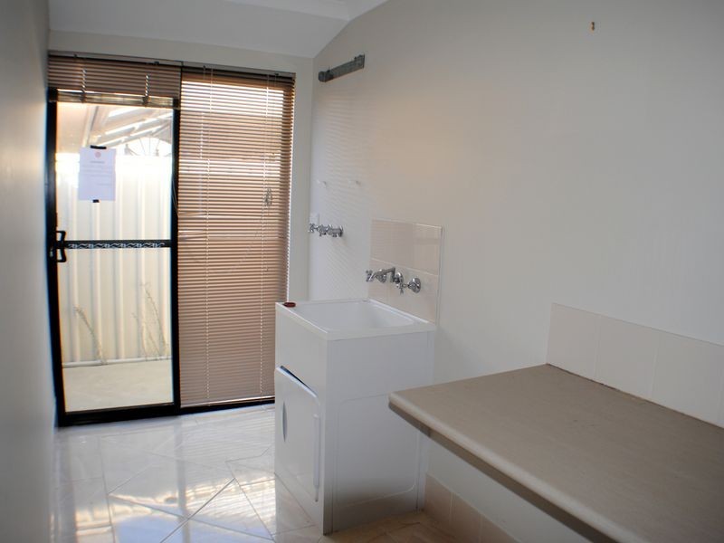 3 Lea Wynd, Lakelands WA 6180