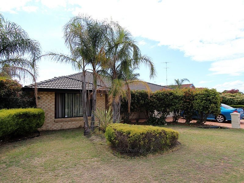 61 Templetonia Promenade, Halls Head WA 6210