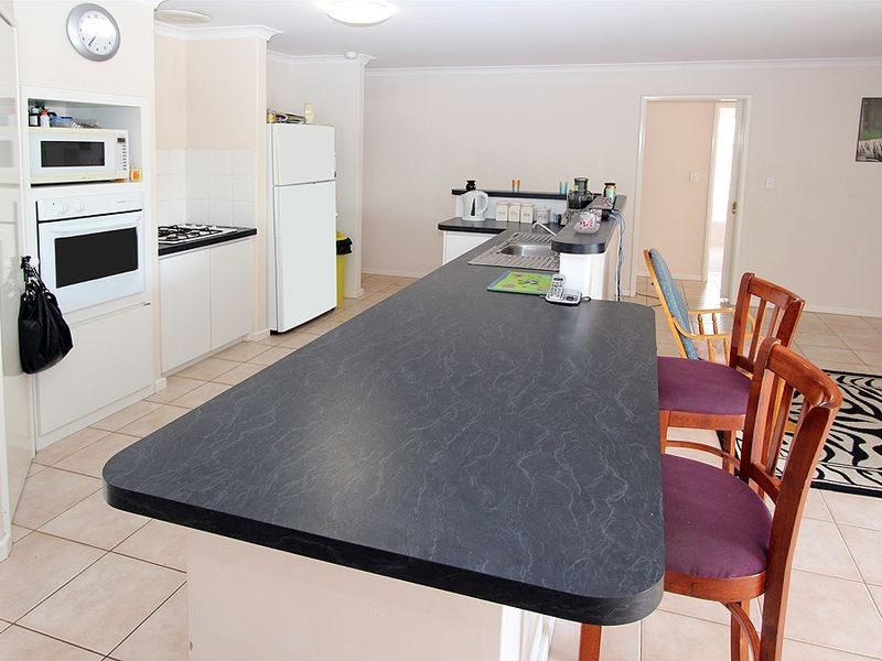 61 Templetonia Promenade, Halls Head WA 6210