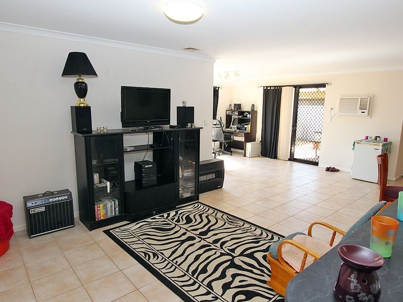 61 Templetonia Promenade, Halls Head WA 6210