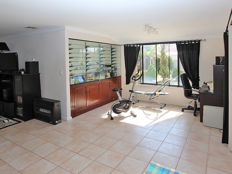 61 Templetonia Promenade, Halls Head WA 6210