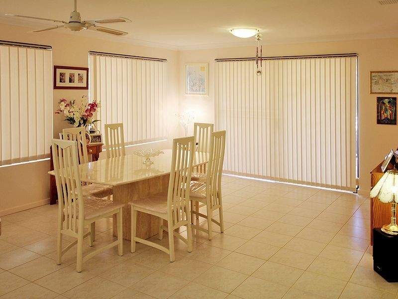 19 Floribunda Avenue, Halls Head WA 6210