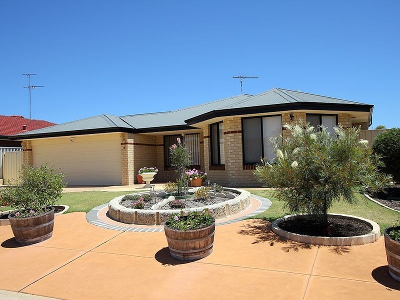 19 Floribunda Avenue, Halls Head WA 6210