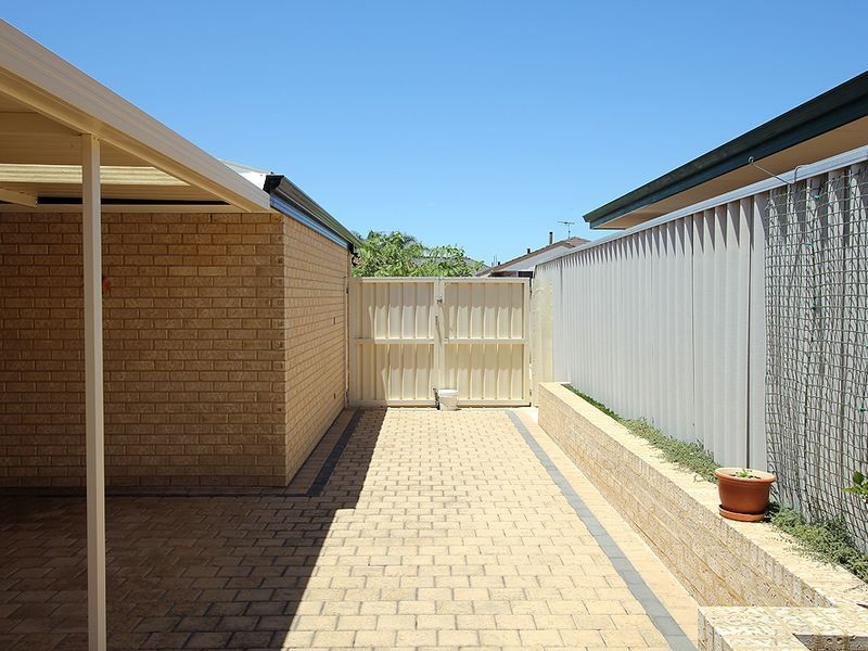 19 Floribunda Avenue, Halls Head WA 6210