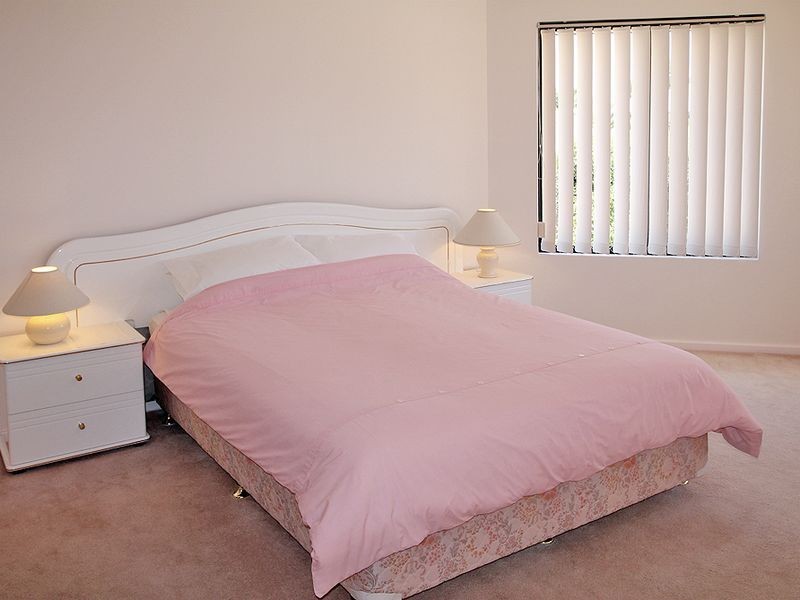 19 Floribunda Avenue, Halls Head WA 6210