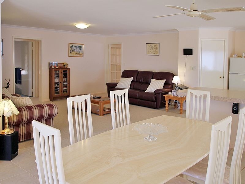 19 Floribunda Avenue, Halls Head WA 6210