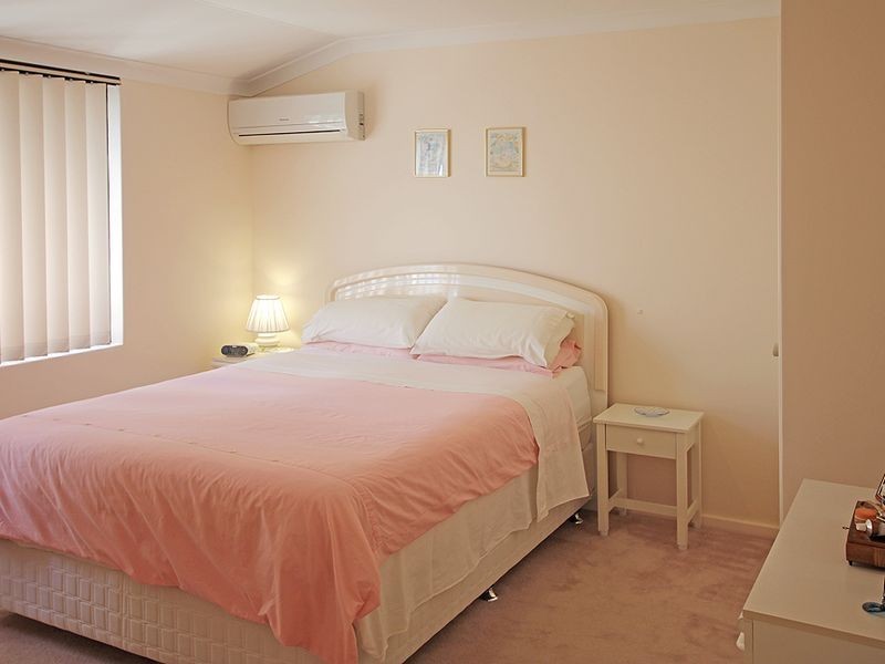 19 Floribunda Avenue, Halls Head WA 6210