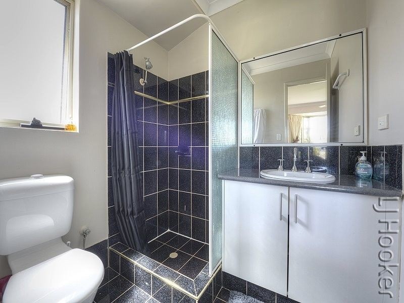 6 Pinegrove Vista, Meadow Springs WA 6210