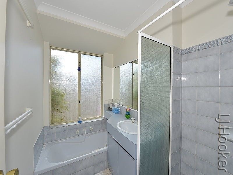 6 Pinegrove Vista, Meadow Springs WA 6210