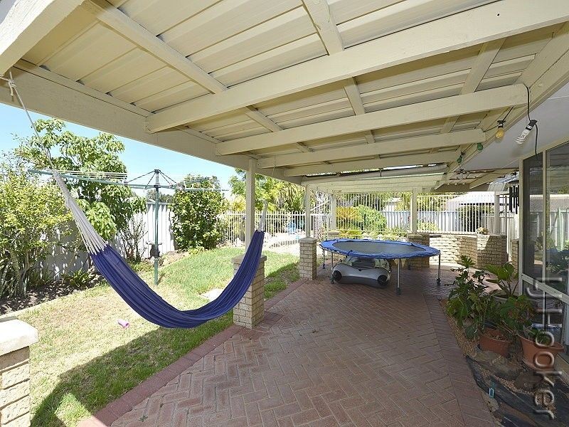 6 Pinegrove Vista, Meadow Springs WA 6210