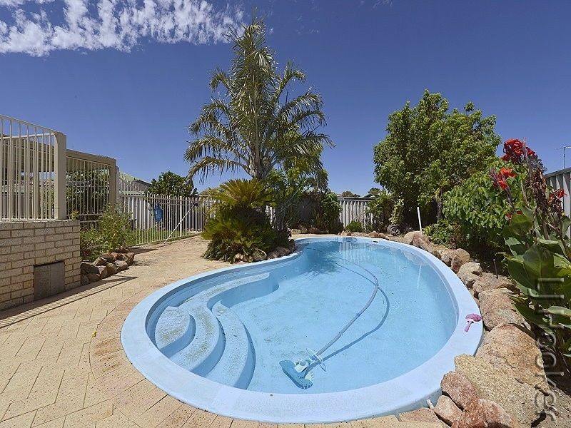 6 Pinegrove Vista, Meadow Springs WA 6210