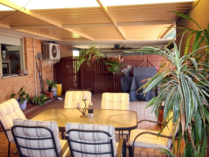 18 Coppercups Place, Halls Head WA 6210