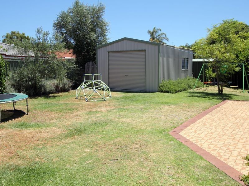 18 Coppercups Place, Halls Head WA 6210