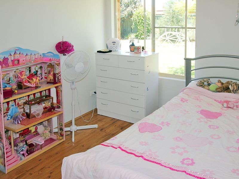 18 Coppercups Place, Halls Head WA 6210