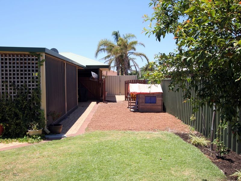 18 Coppercups Place, Halls Head WA 6210