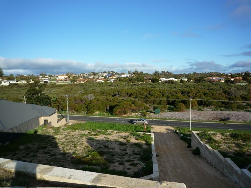 4/92 Janis Street, Halls Head WA 6210