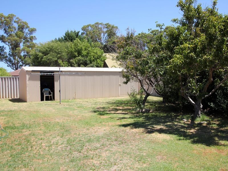 6 Wattlebird Way, Greenfields WA 6210