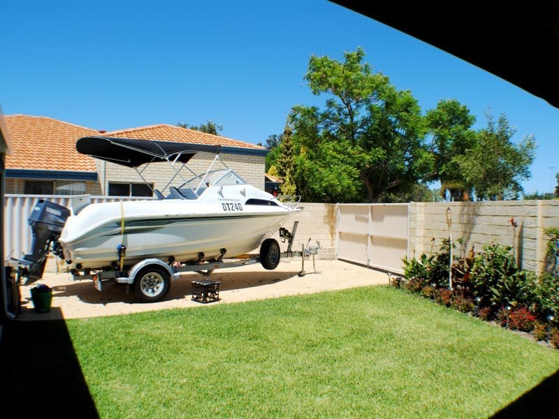 1 Crathes Court, Erskine WA 6210